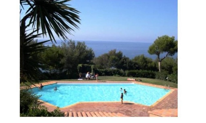 Saint-Mandrier-sur-Mer Apartment | Studio ground floor Cap Soleil 4 persons