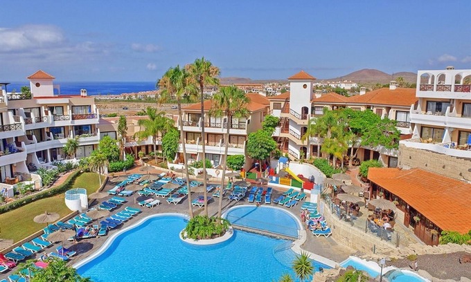 San Miguel de Abona Apartment | Studio 'Golf Del Sur' with Sea View, Shared Pool & Wi-Fi