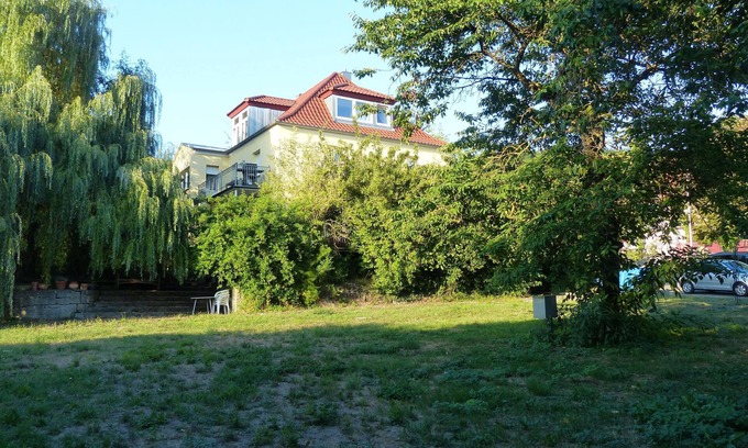 Randersacker Apartment | Studio in Former Rose Nursery with Garden; Business travelers are welcome