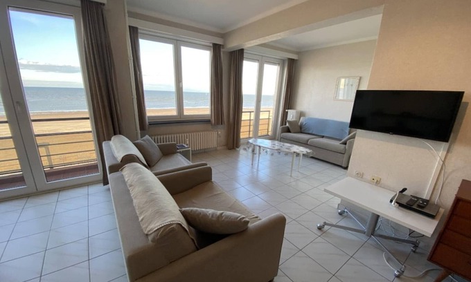 Knokke House | Studio in Knokke with Stunning Sea Views