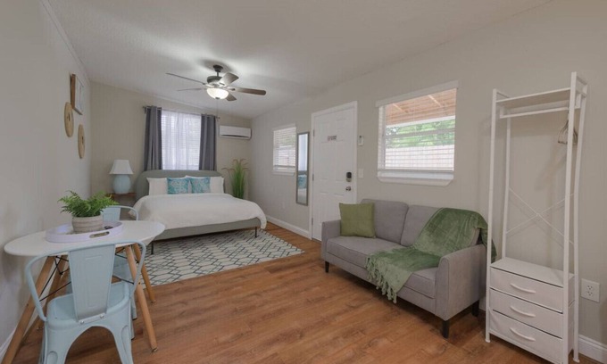 Azalea Park Apartment | Studio in the heart of Orlando