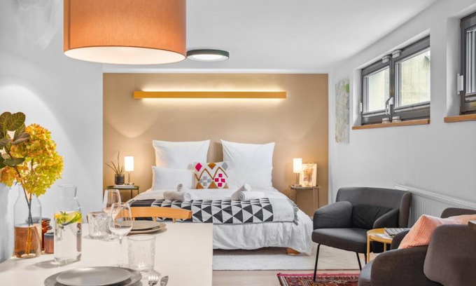 Kaufungen Apartment | Studio! King Size Bett Autobahn Parkplatz
