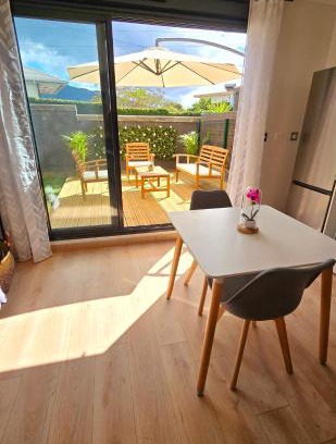 Saint-Denis Apartment | Studio lumineux Macadamia