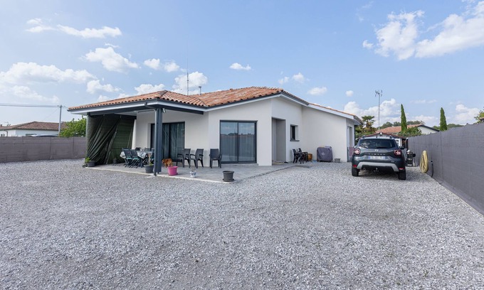 Magescq Apartment | Studio "Marrocq" with Shared Garden