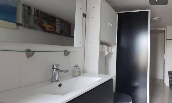 La Ferte-Gaucher Apartment | Studio Meublé Avec Piscine