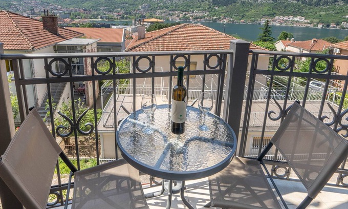 Orahovac Apartment | Studio near Old Town