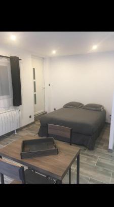 Herin Apartment | Studio Plain pied avec terrasse couverte 20m wifi et smart tv