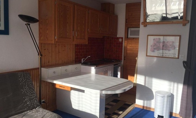 Arette Apartment | Studio pour 4/5 pers. avec balcon, accès pistes, casier à skis, parking, résidence avec ascenseur - FR-1-602-43