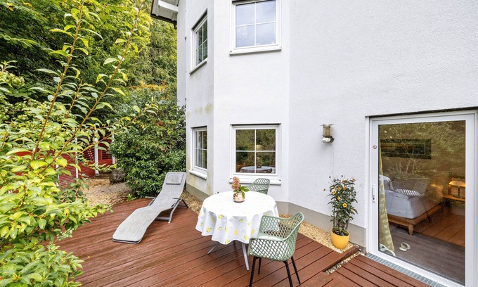 Starnberg Apartment | Studio 'Remke' with Private Terrace and Wi-Fi