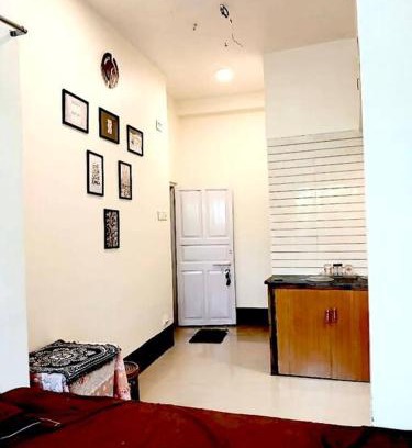 Kolkata Apartment | Studio Room Close to Quest Mall