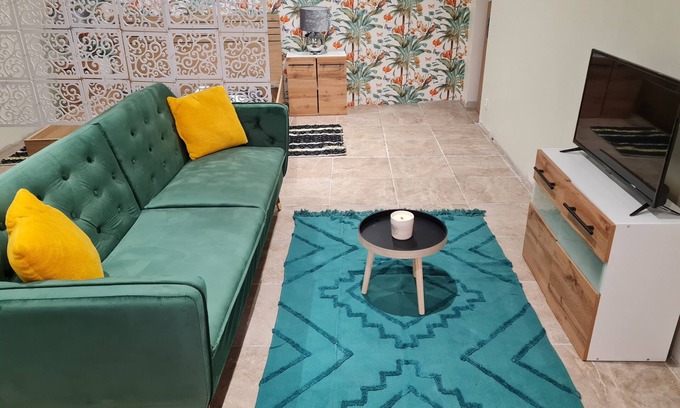 Ledenon Apartment | Studio Tout Équipé