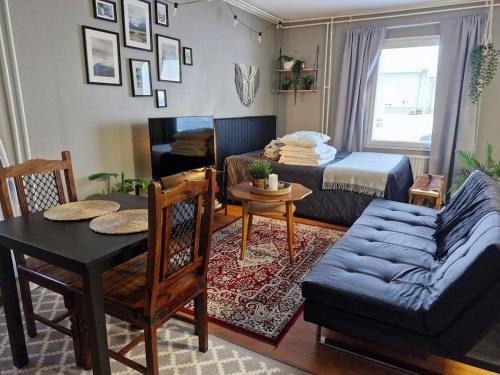 Kempele Apartment | Studio with sauna near highway