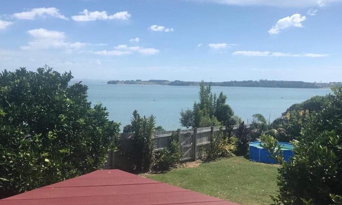 Omokoroa Apartment | Studio with water views