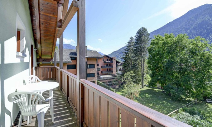 Carisolo Apartment | Studio with wellness area