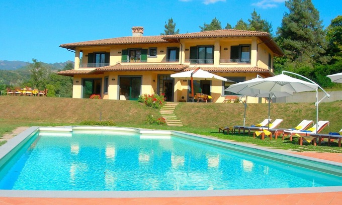 Castelnuovo di Garfagnana Villa | Stunning private villa for 14 guests with WIFI, hot tub, private pool, TV, patio and panoramic v.