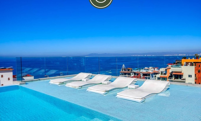 Amapas Apartment | Stunning 2 BR Condo in Romantic Zone - Pool