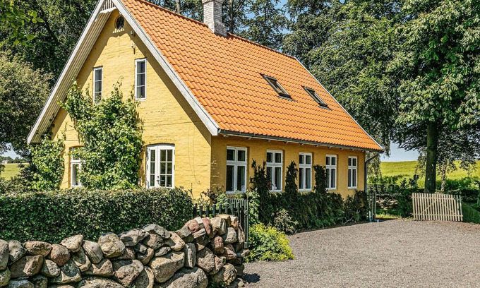 Akirkeby Apartment | Stunning apartment in Aakirkeby