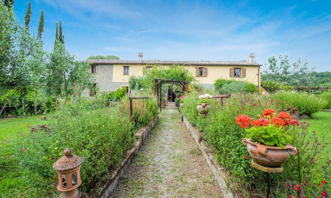 Ficulle Apartment | Stunning apartment in Ficulle with WiFi