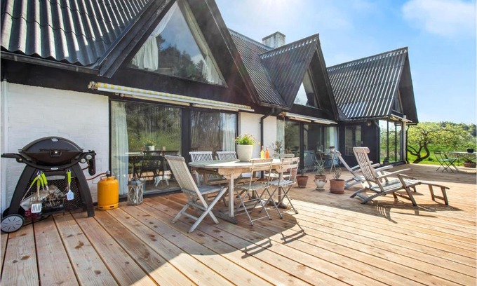 Gudhjem Apartment | Stunning Apartment In Gudhjem