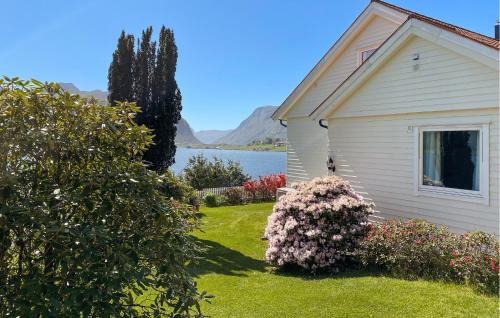 Selje Apartment | Stunning Apartment In Selje With Wifi