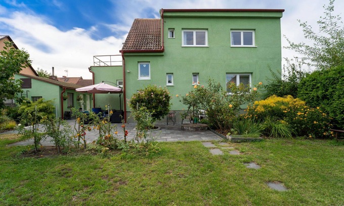 Kolin 2 House | Stunning private villa for 5 guests with WIFI, TV, terrace and pets allowed