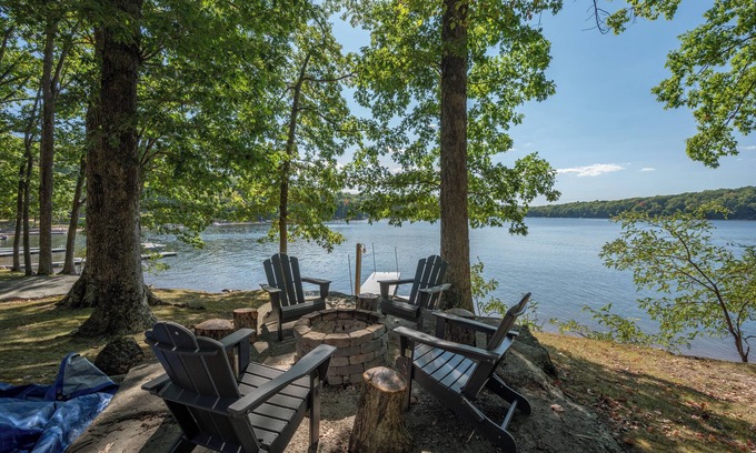 Oakland House | Stunning Deep Creek Lakefront w/Hot Tub & Dock