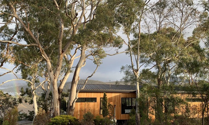 Geilston Bay House | Stunning designer ecohome with incredible views: 5 stars