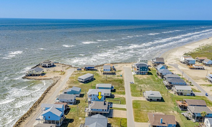 Freeport House | Stunning | Gulf Views | Large Deck | Dog Haven
