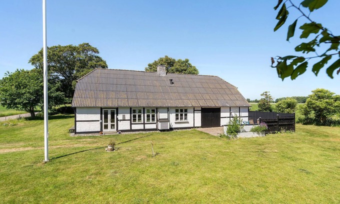 Errindlev House | Stunning home in Errindlev with WiFi