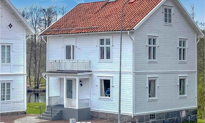 Hogsby House | Stunning Home In Högsby With House Sea View