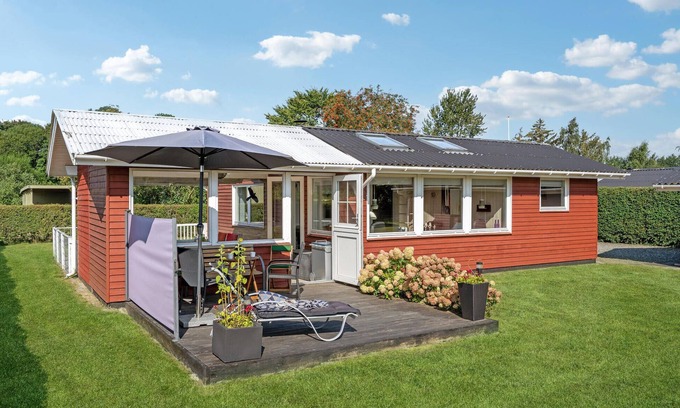 Diernæs Strandby House | Stunning home in Haderslev with kitchen