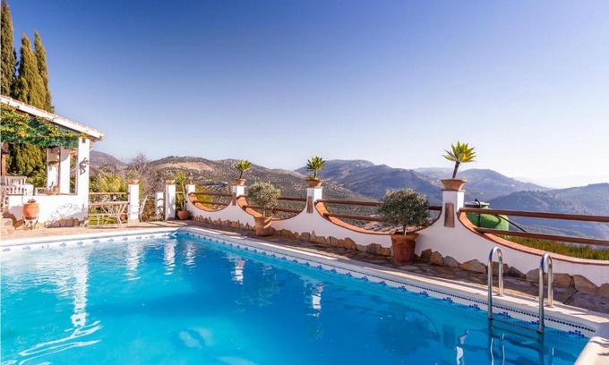 Iznajar House | Stunning Home In Iznajar With Wifi