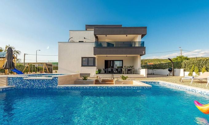 Municipality of Posedarje House | Stunning home in Posedarje