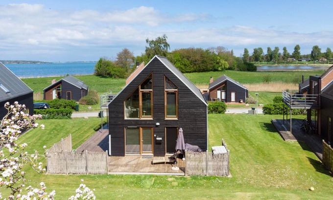 Stubbekobing House | Stunning home in Stubbekøbing with WiFi