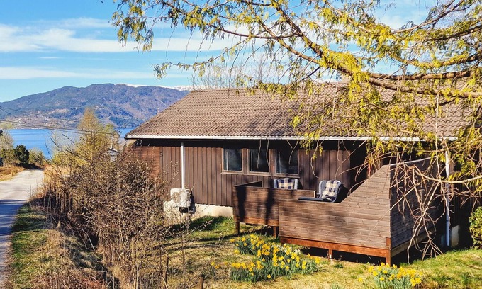 Utaker House | Stunning home in Skånevik with kitchen