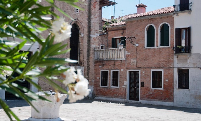 Castello House | Stunning house, 4 bedrooms, 3 outside spaces, near St Mark's, in a typical square
