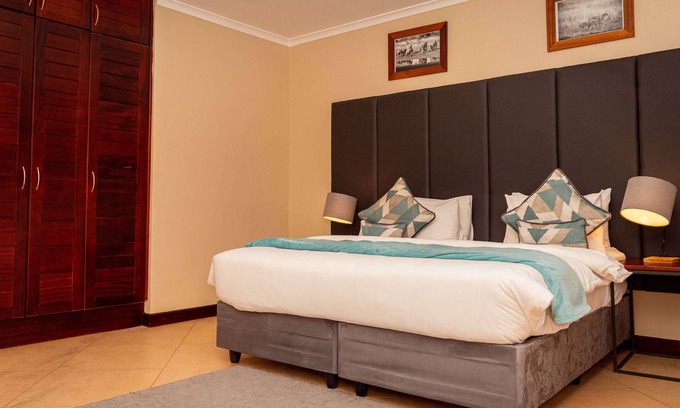 Dar es Salaam Apartment | Stunning Large Grand Suite!