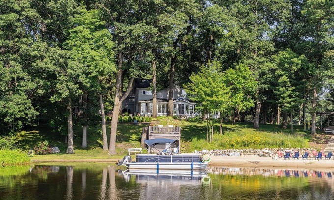 Valparaiso House | Stunning Luxury Estate on the Lake Sleeps 20+