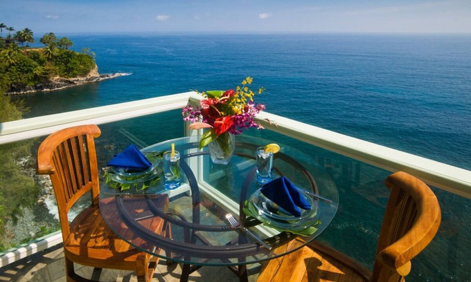 Hilo House | Stunning, majestic, oceanfront location, with an unmatched view. Hilo 2 miles.
