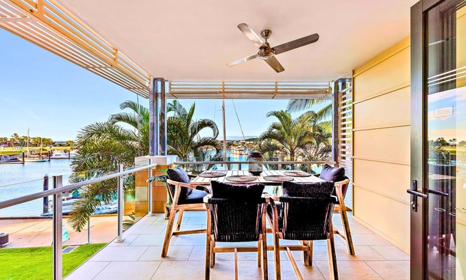 Airlie Beach Apartment | Stunning Marina Views Close to Everything in Airlie Beach - with Elevator
