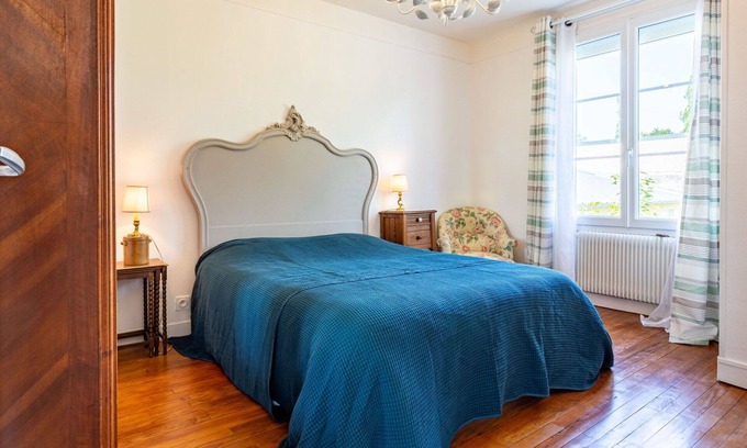 Le Home House | Stunning private villa for 4 people with WIFI, TV and pets allowed