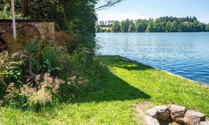 Strizovice House | Stunning private villa for 6 guests with WIFI, TV, patio and pets allowed