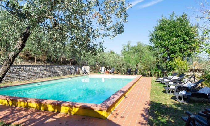 Montevarchi Villa | Stunning private villa with WIFI, private pool, TV, balcony, pets allowed and panoramic view