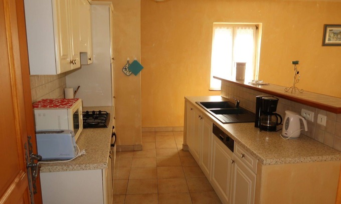 Grillon House | Stunning private villa for 4 people with TV, patio and pets allowed