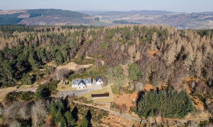 East Lewiston Villa | Stunning private villa for 7 people with WIFI, TV, patio and panoramic view