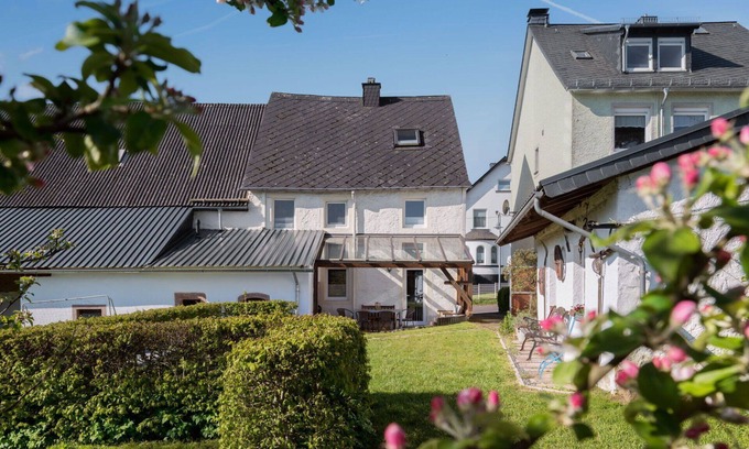 Manderscheid House | Stunning private villa for 7 guests with WIFI, TV and patio