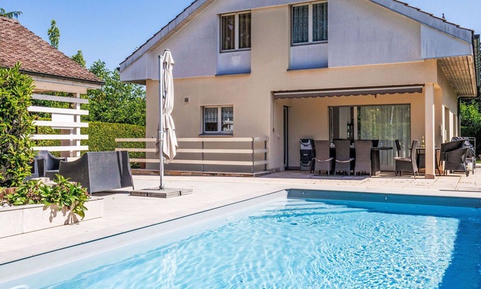 Genthod Villa | Stunning private villa for 8 guests with WIFI, private pool, TV, terrace and pets allowed