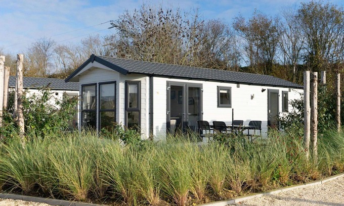 Linden House | Stunning private villa for 4 people with WIFI, TV and terrace