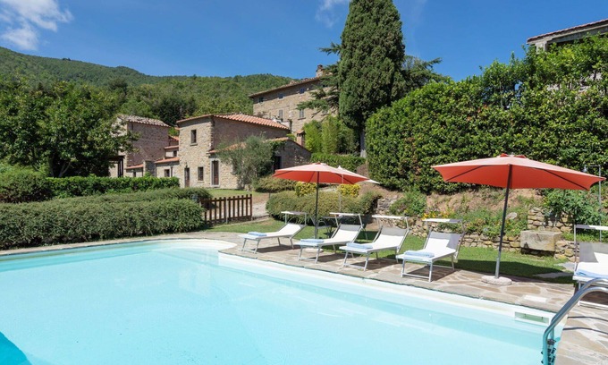 Pieve di Chio House | Stunning private villa for 12 guests with WIFI, private pool, TV, terrace and pets allowed