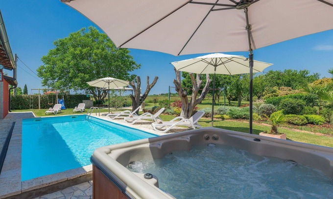 Kaldanija House | Stunning private villa with A/C, private pool, hot tub, WIFI, TV, terrace and pets allowed